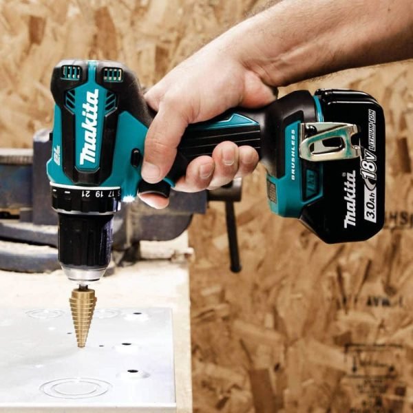 Makita XFD131 18V LXT® Lithium‑Ion Brushless Cordless 1/2" Driver‑Drill Kit (3.0Ah) - Image 2