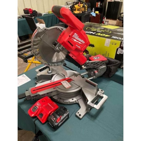 Milwaukee 2734-20 M18 FUEL™ 10" Dual Bevel Sliding Compound Miter Saw - Image 2