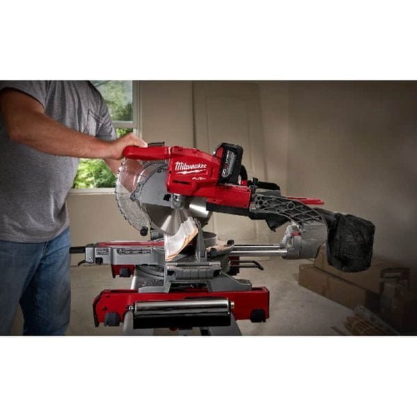 Milwaukee 2734-20 M18 FUEL™ 10" Dual Bevel Sliding Compound Miter Saw - Image 4